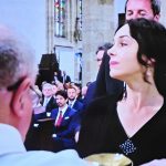 Po premenené telo pána, konsekreovanú hostiu, si prišli aj novozvolená europoslankyňa za KDH Miriam Lexman a predseda KDH Milan Majerský. Fotografia: Snímka obrazovky z vysielania priameho prenosu Te Deum na RTVS 24: – Spoločnosť Prometheus.